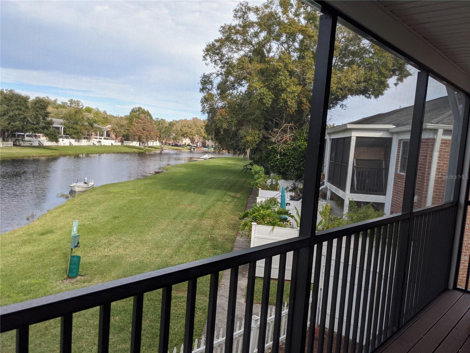 WHISPERING OAKS - Residential