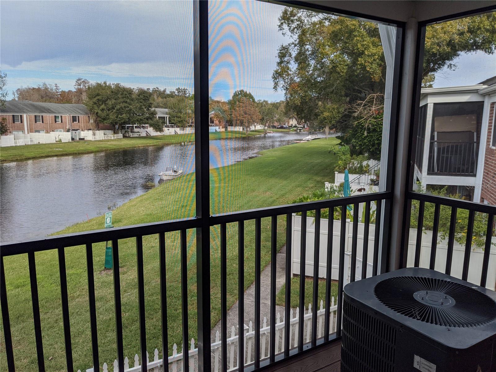 WHISPERING OAKS - Residential