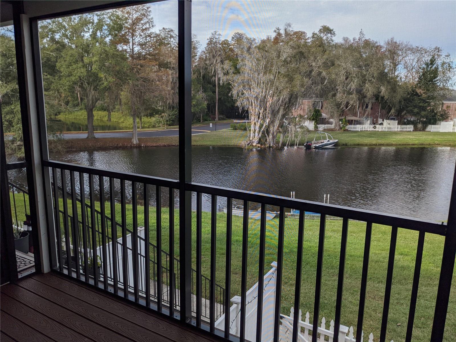 WHISPERING OAKS - Residential