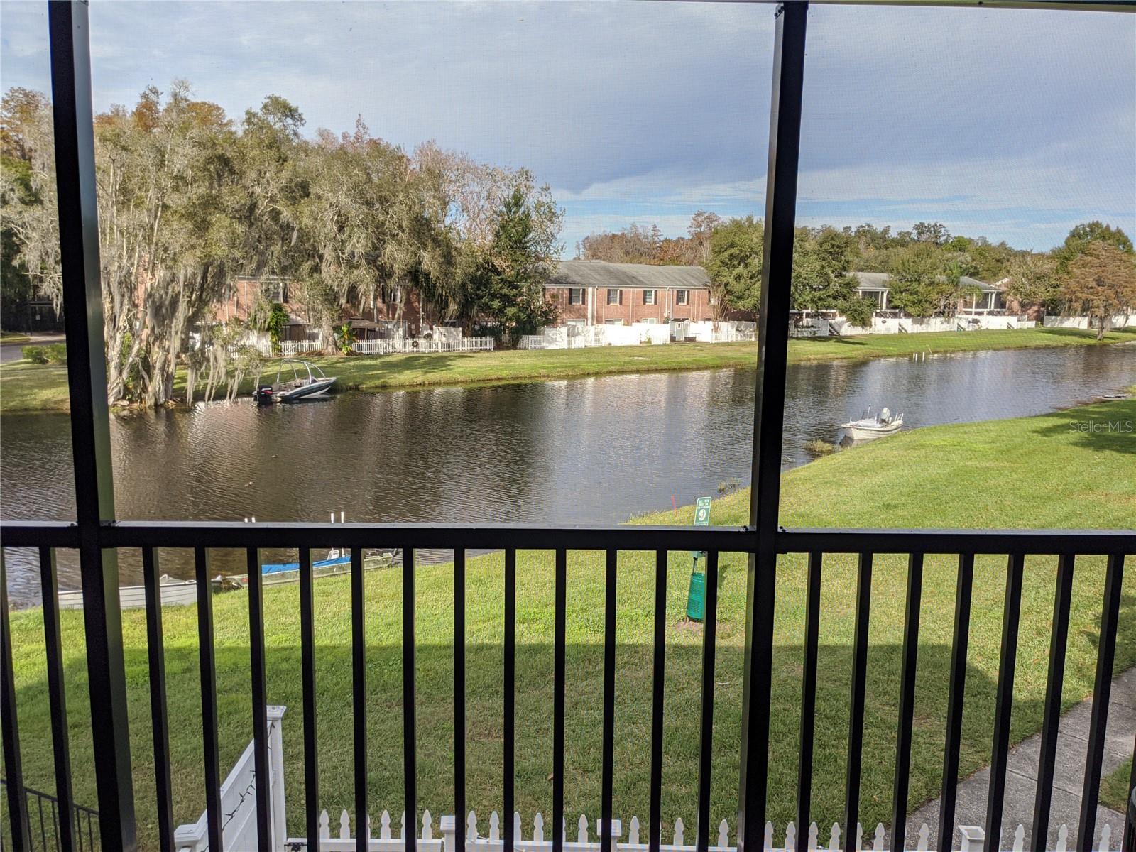 WHISPERING OAKS - Residential