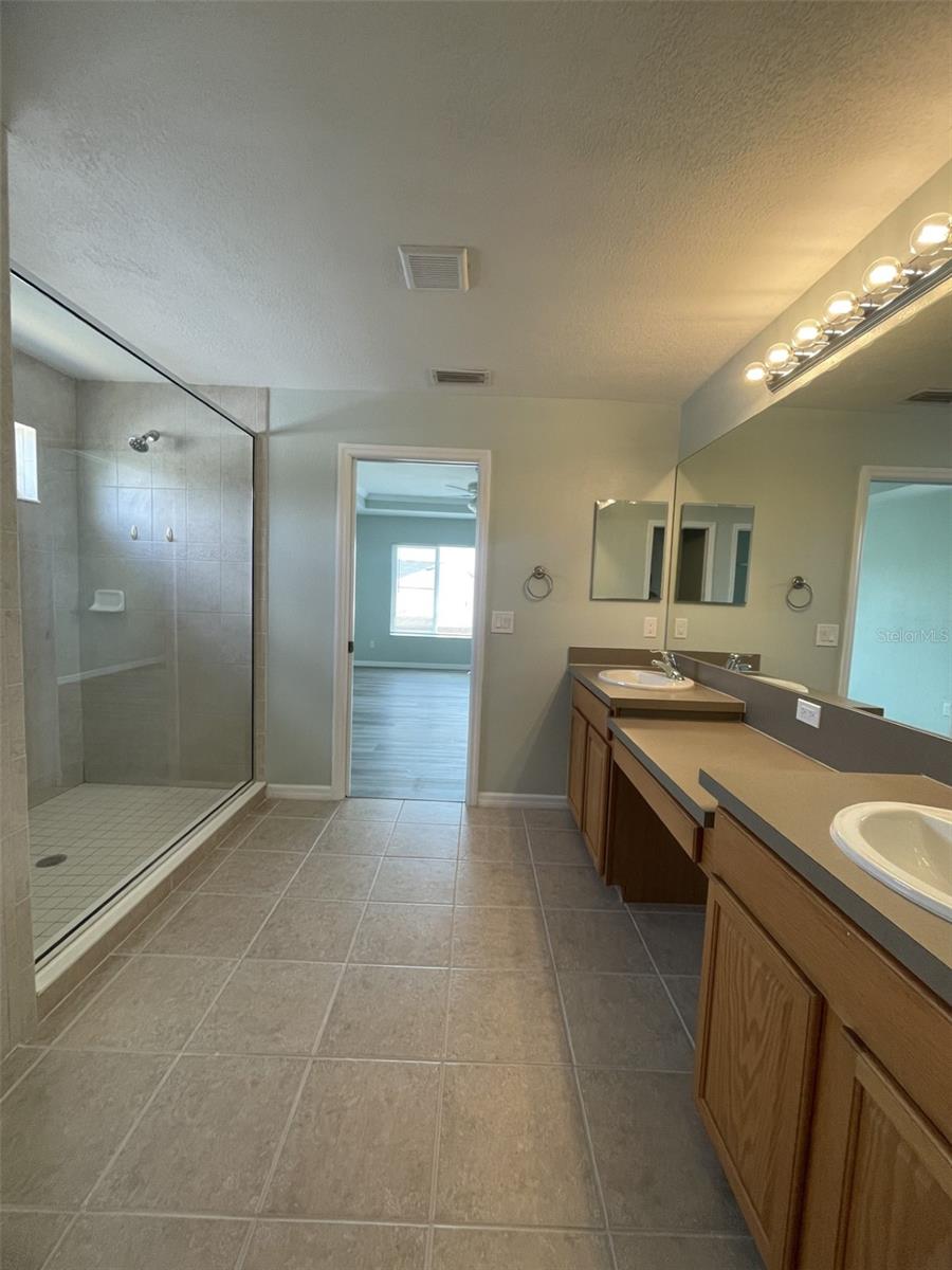 SUNCOAST LAKES - Residential Lease