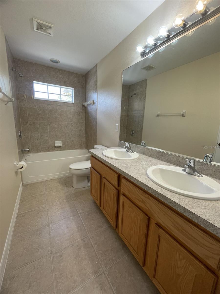 SUNCOAST LAKES - Residential Lease