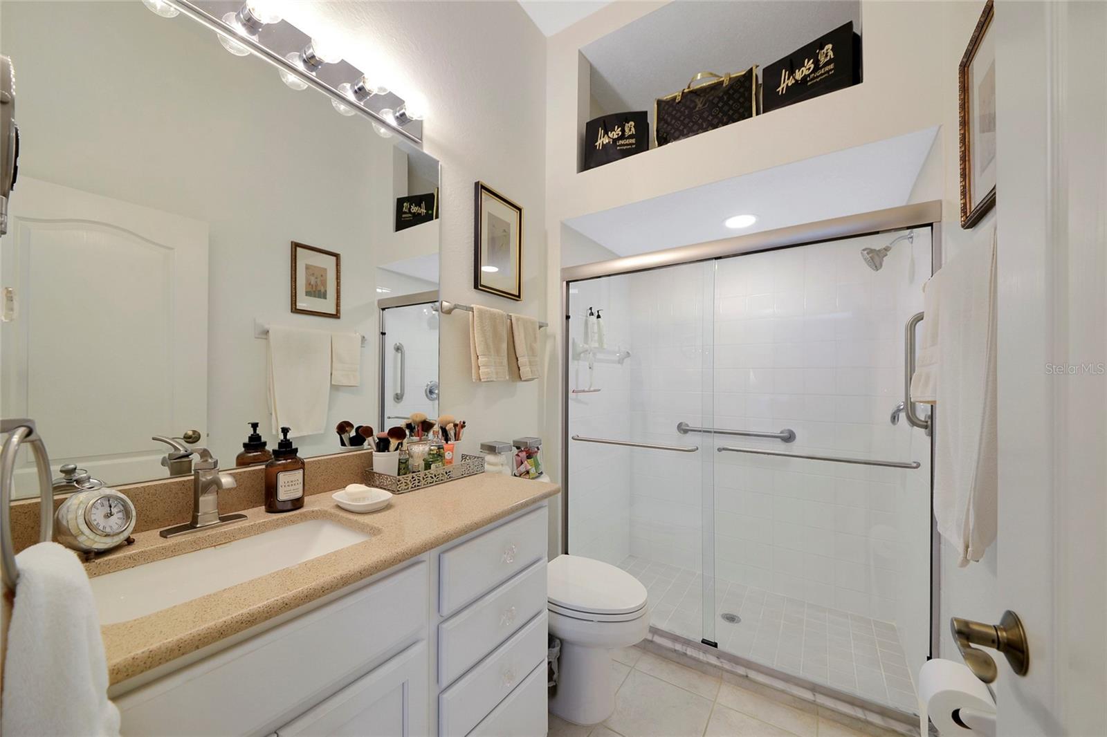 AUBURN WOODS - Residential