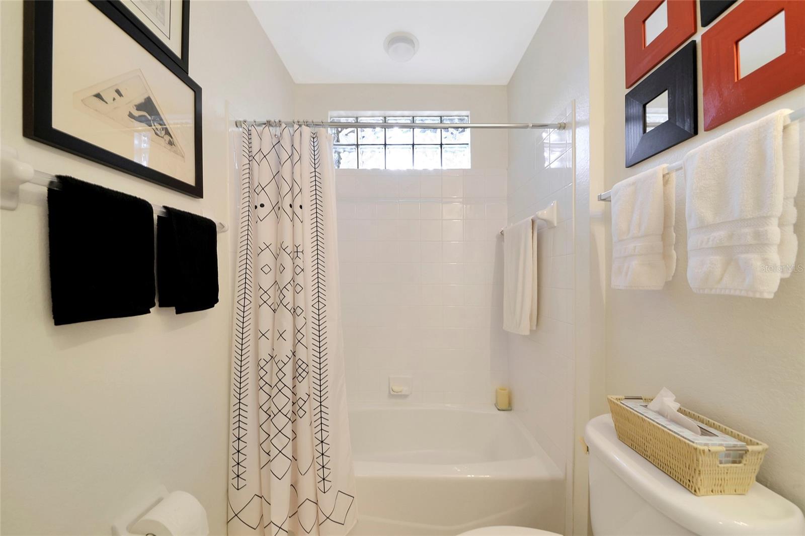 AUBURN WOODS - Residential