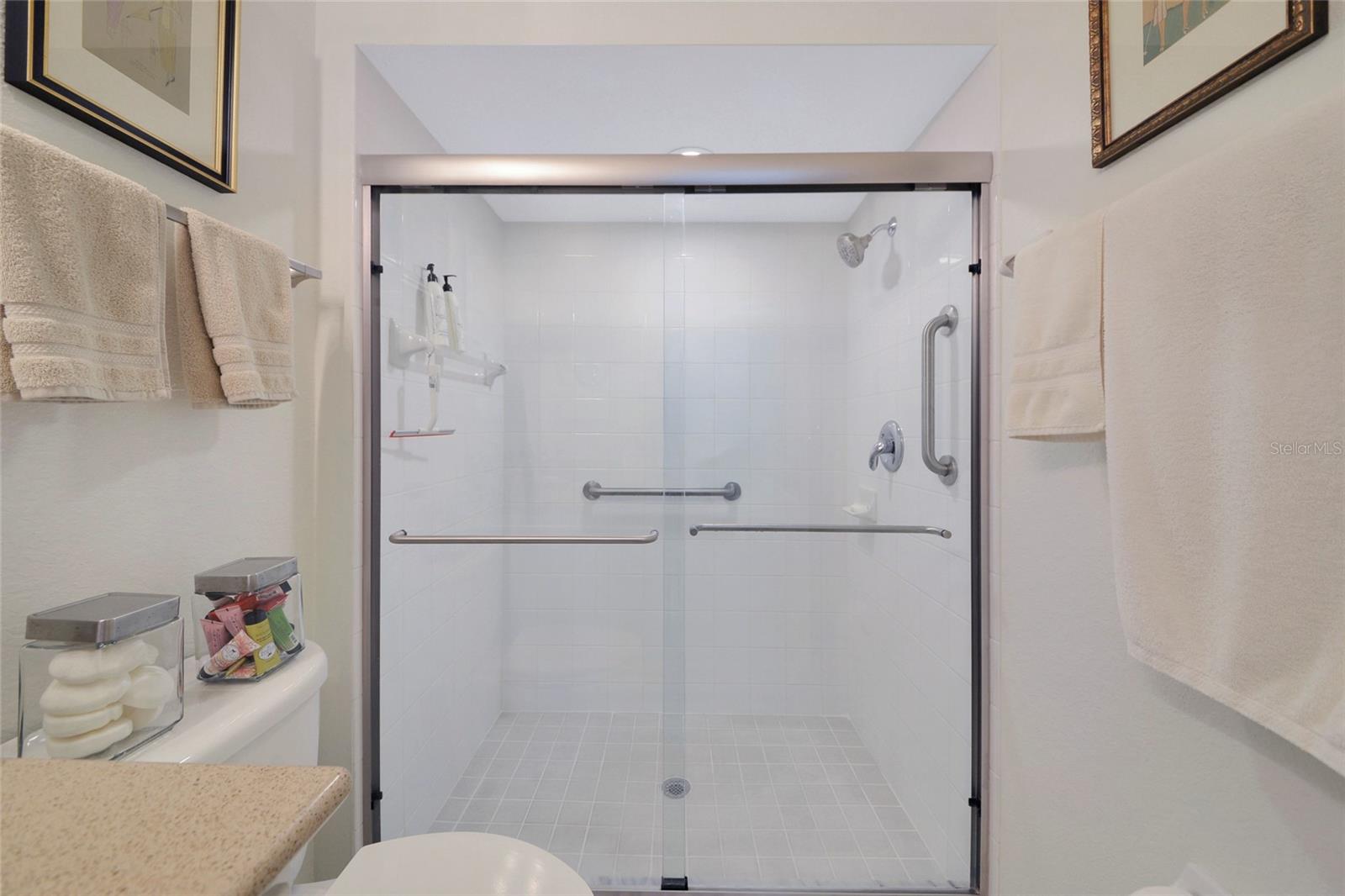 AUBURN WOODS - Residential