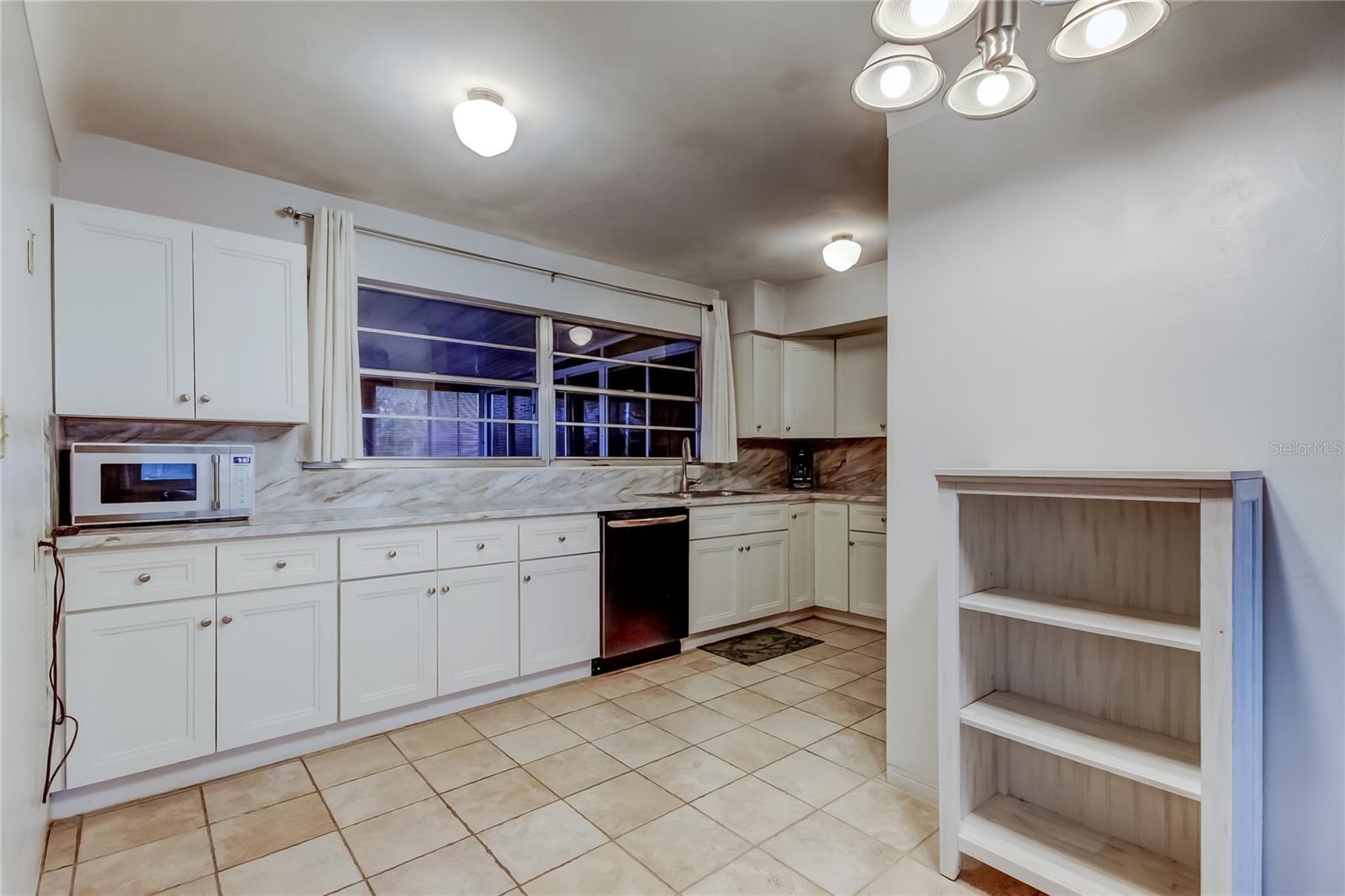 KENNETH CITY - Residential