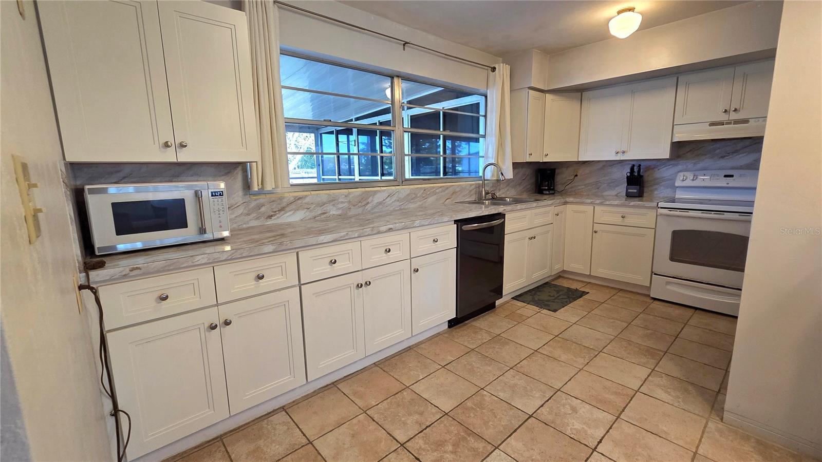 KENNETH CITY - Residential