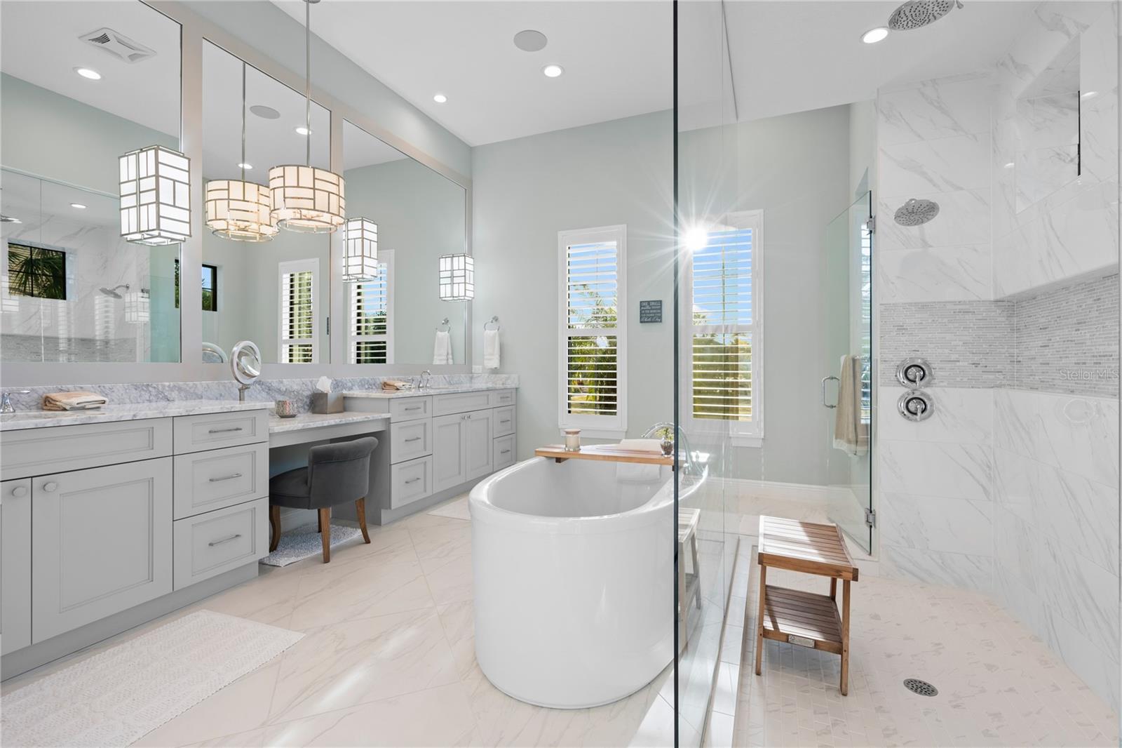 ISLAND ESTATES - Residential