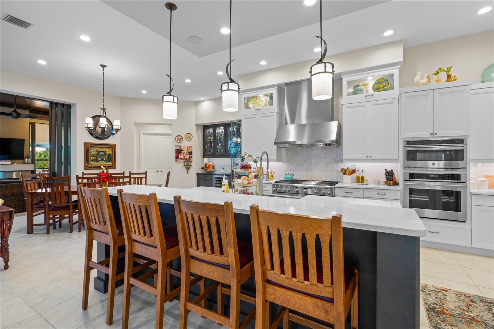 ISLAND ESTATES - Residential