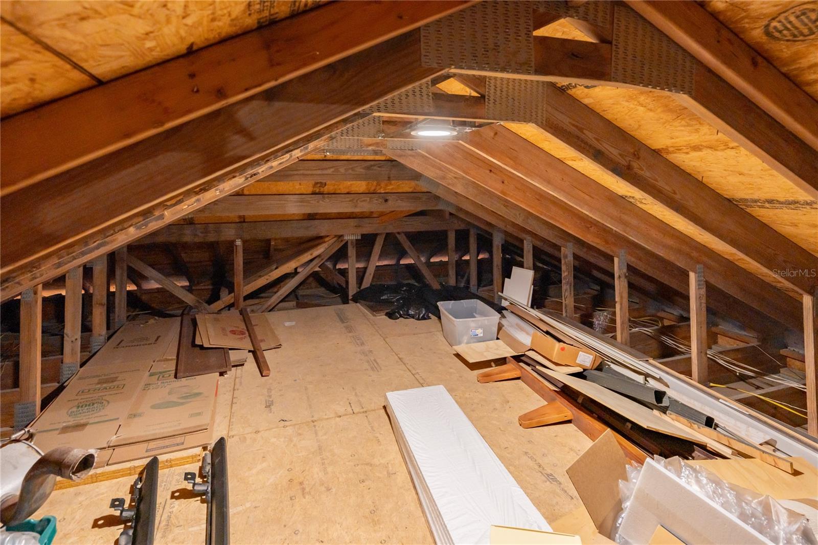 ISLAND ESTATES - Residential