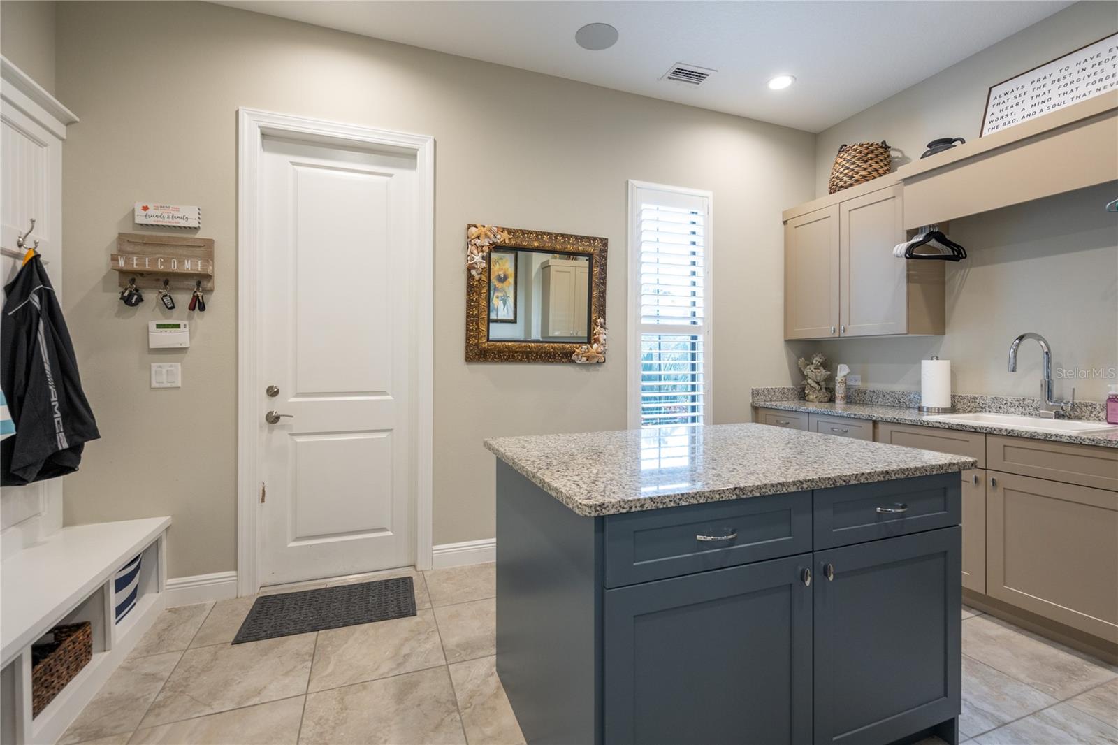 ISLAND ESTATES - Residential