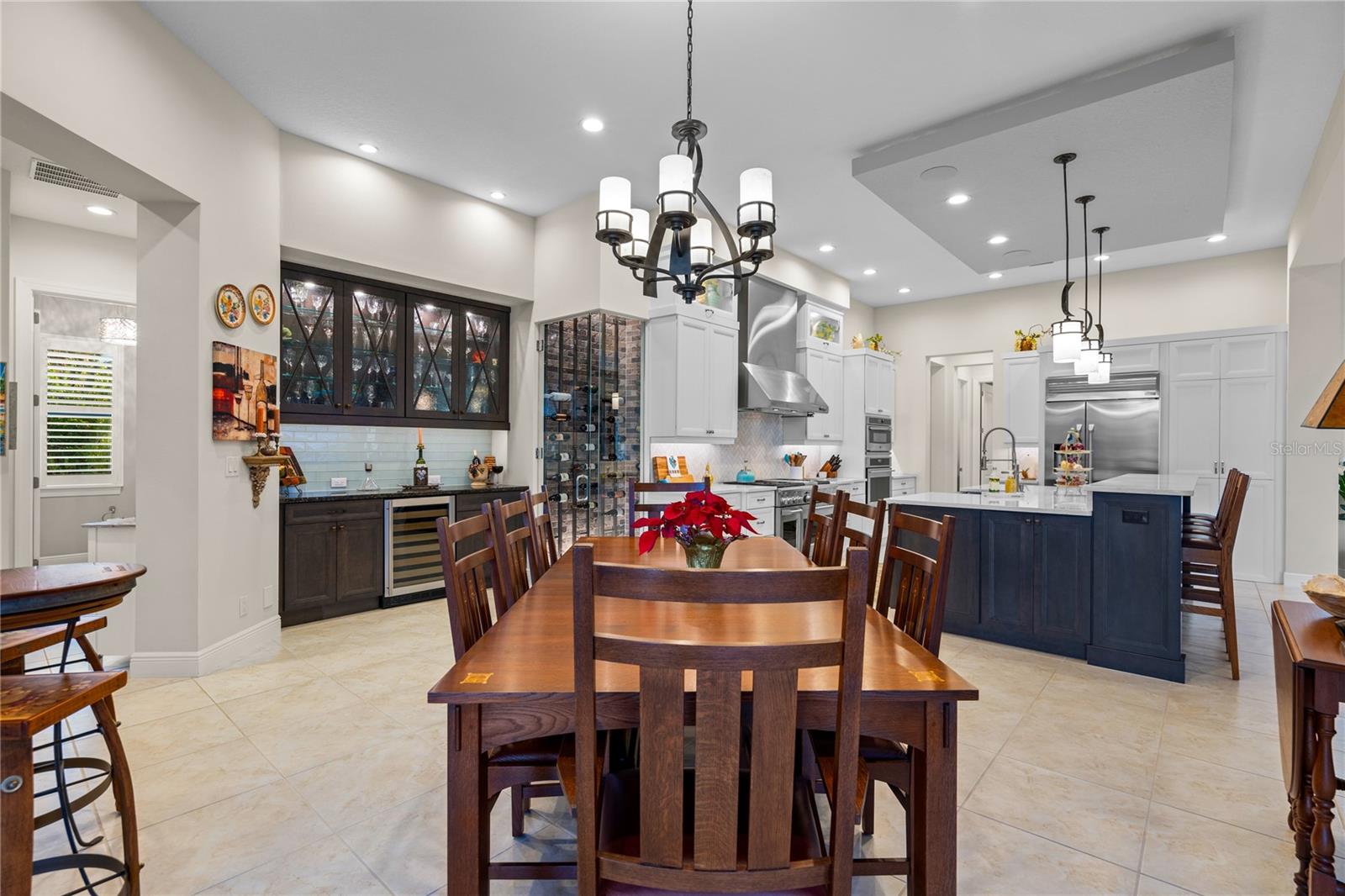 ISLAND ESTATES - Residential