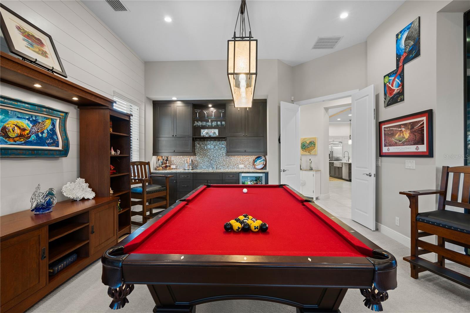 ISLAND ESTATES - Residential