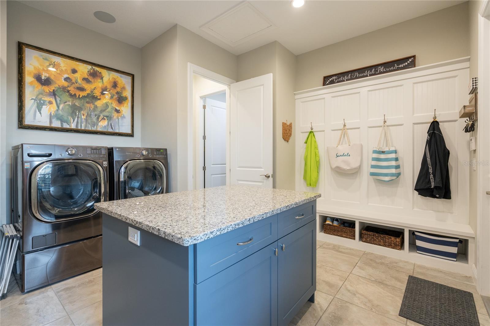 ISLAND ESTATES - Residential