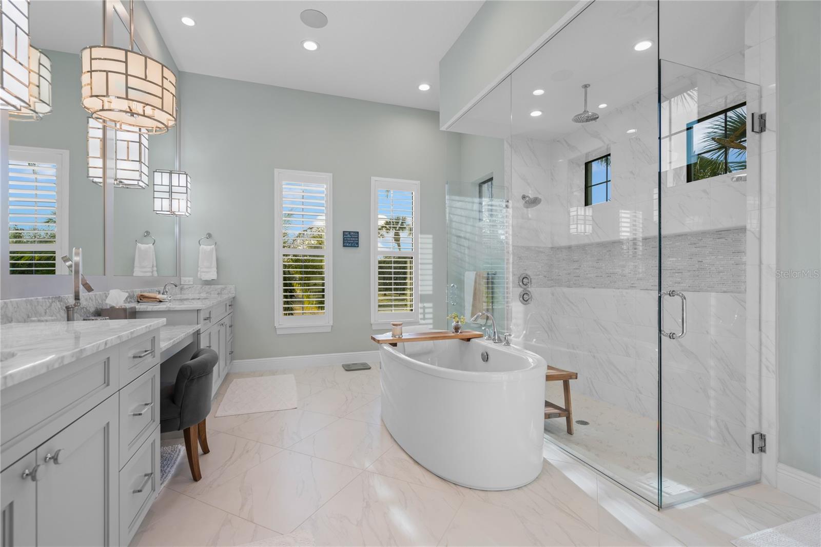 ISLAND ESTATES - Residential