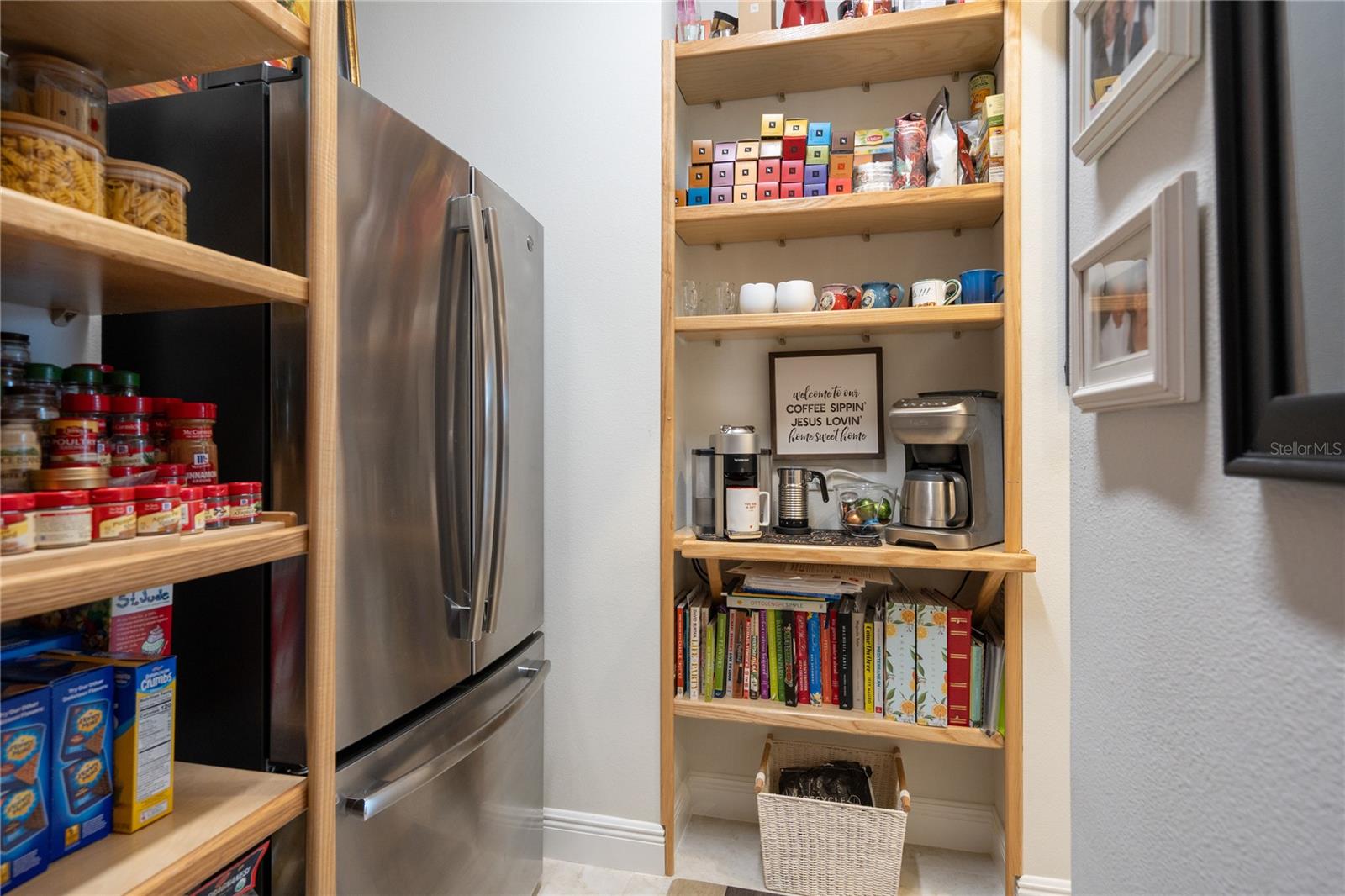 ISLAND ESTATES - Residential