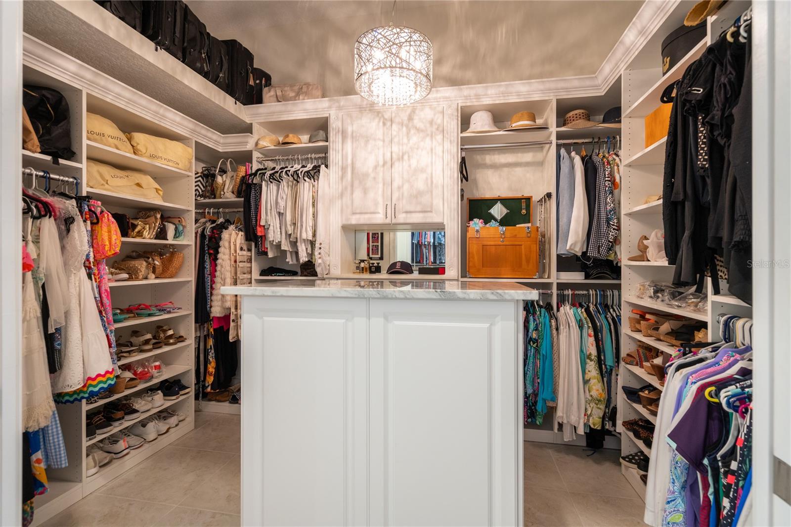 ISLAND ESTATES - Residential