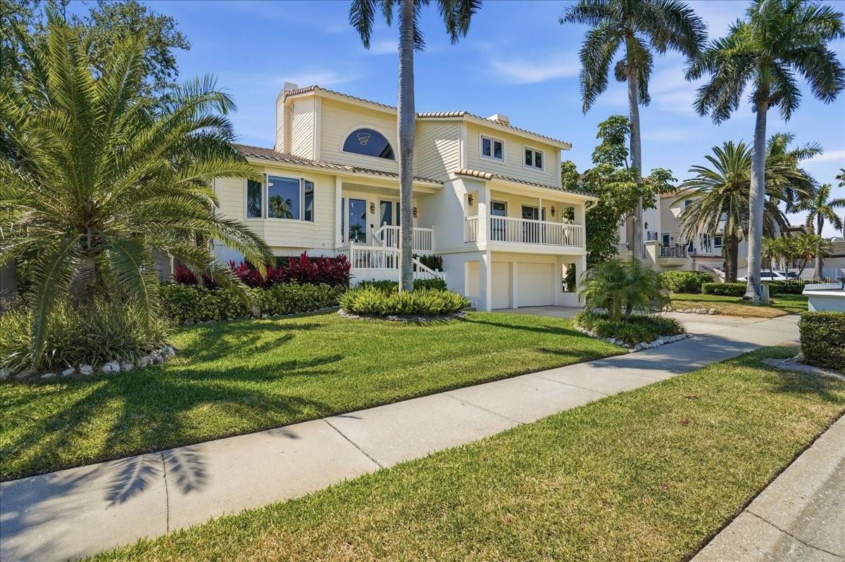 BAY ISLES - Residential