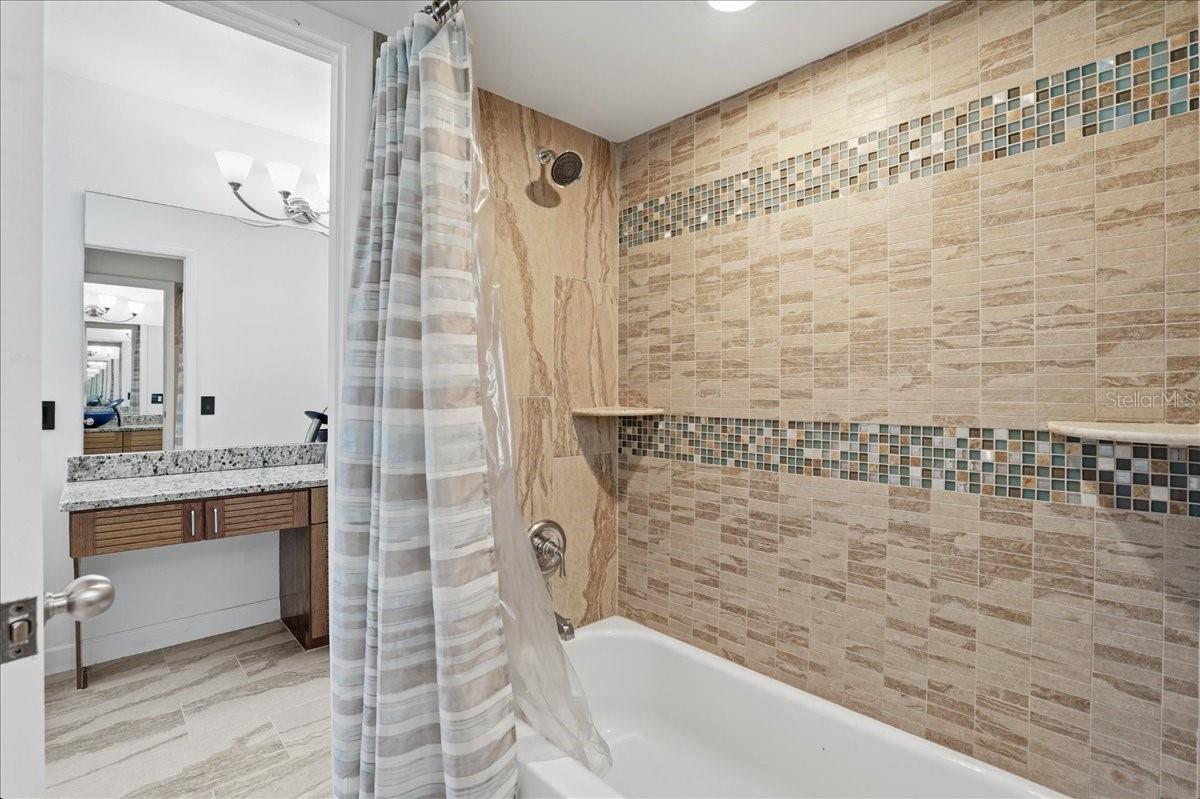BAY ISLES - Residential