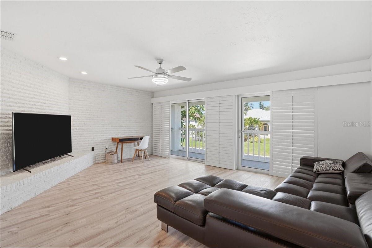 BAY ISLES - Residential