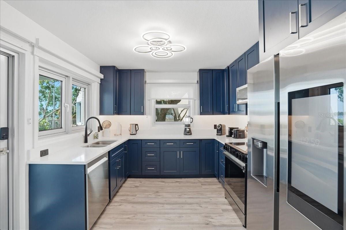 BAY ISLES - Residential