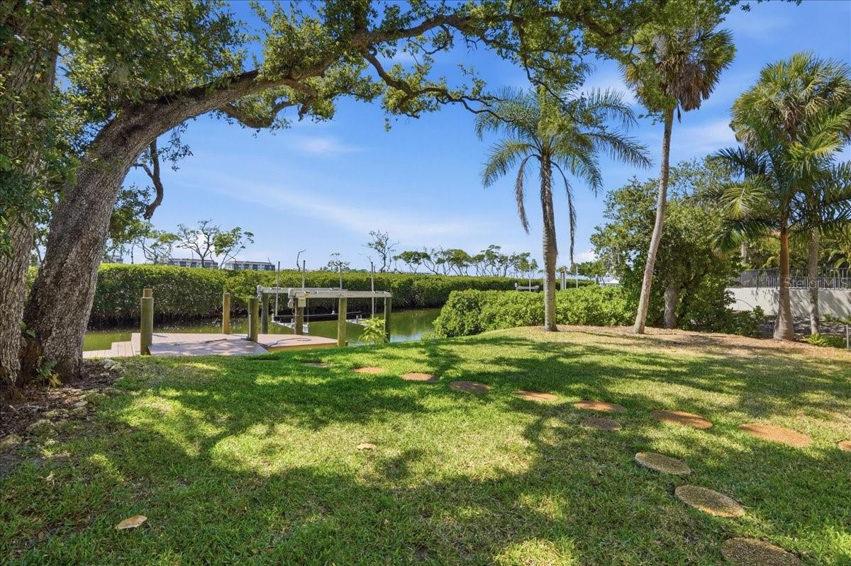 BAY ISLES - Residential