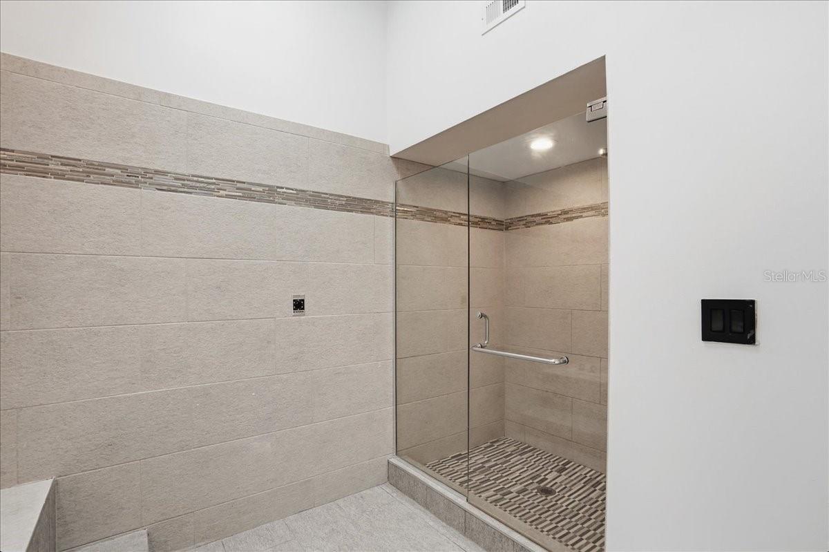 BAY ISLES - Residential