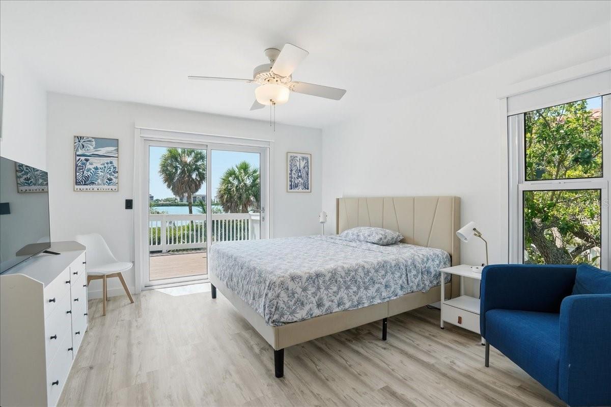 BAY ISLES - Residential