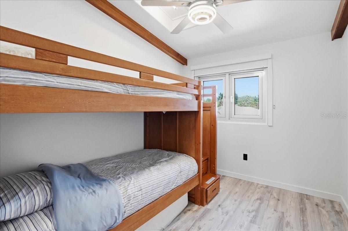 BAY ISLES - Residential