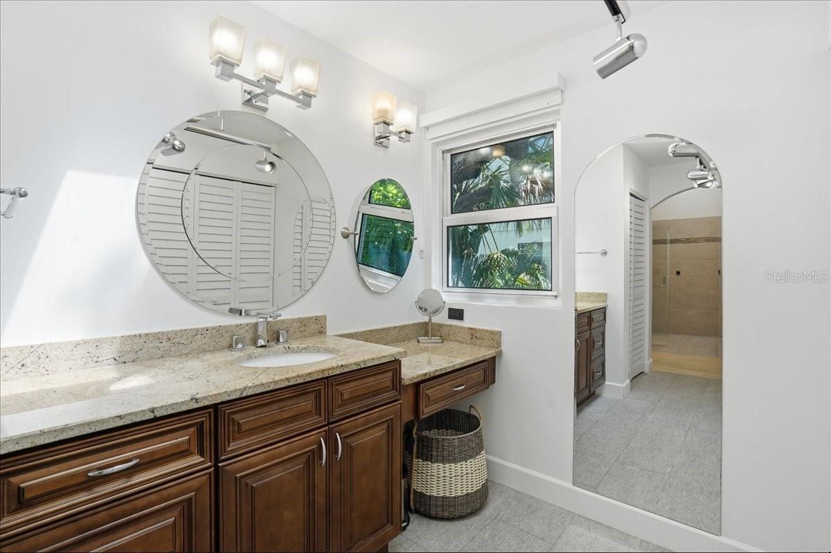 BAY ISLES - Residential