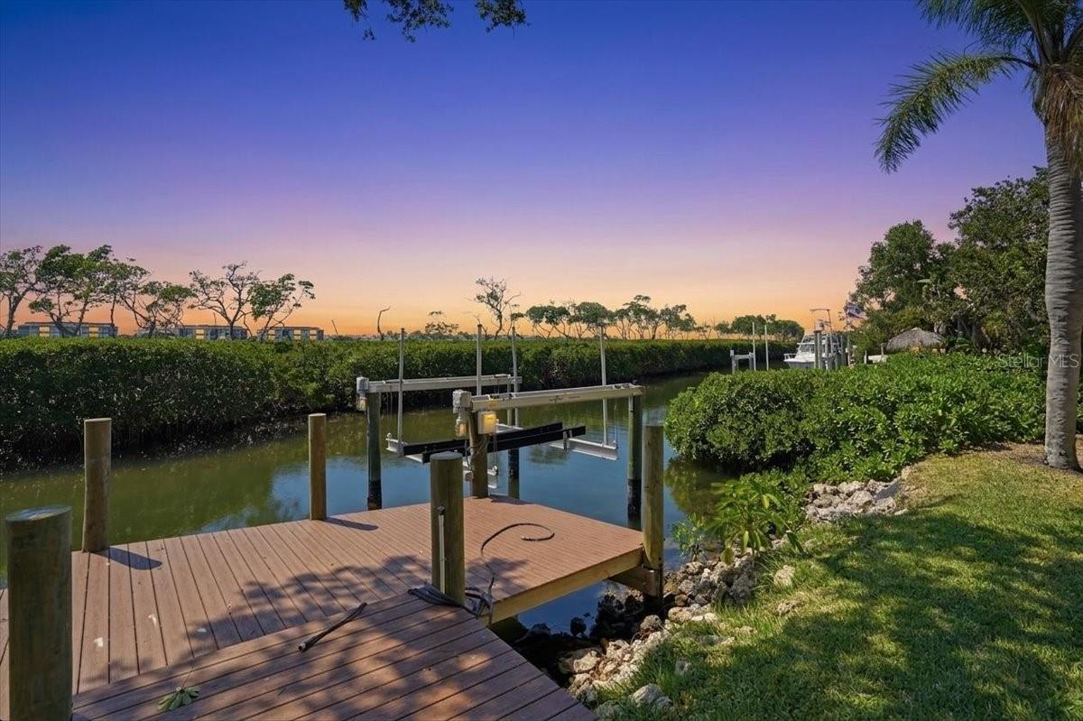 BAY ISLES - Residential