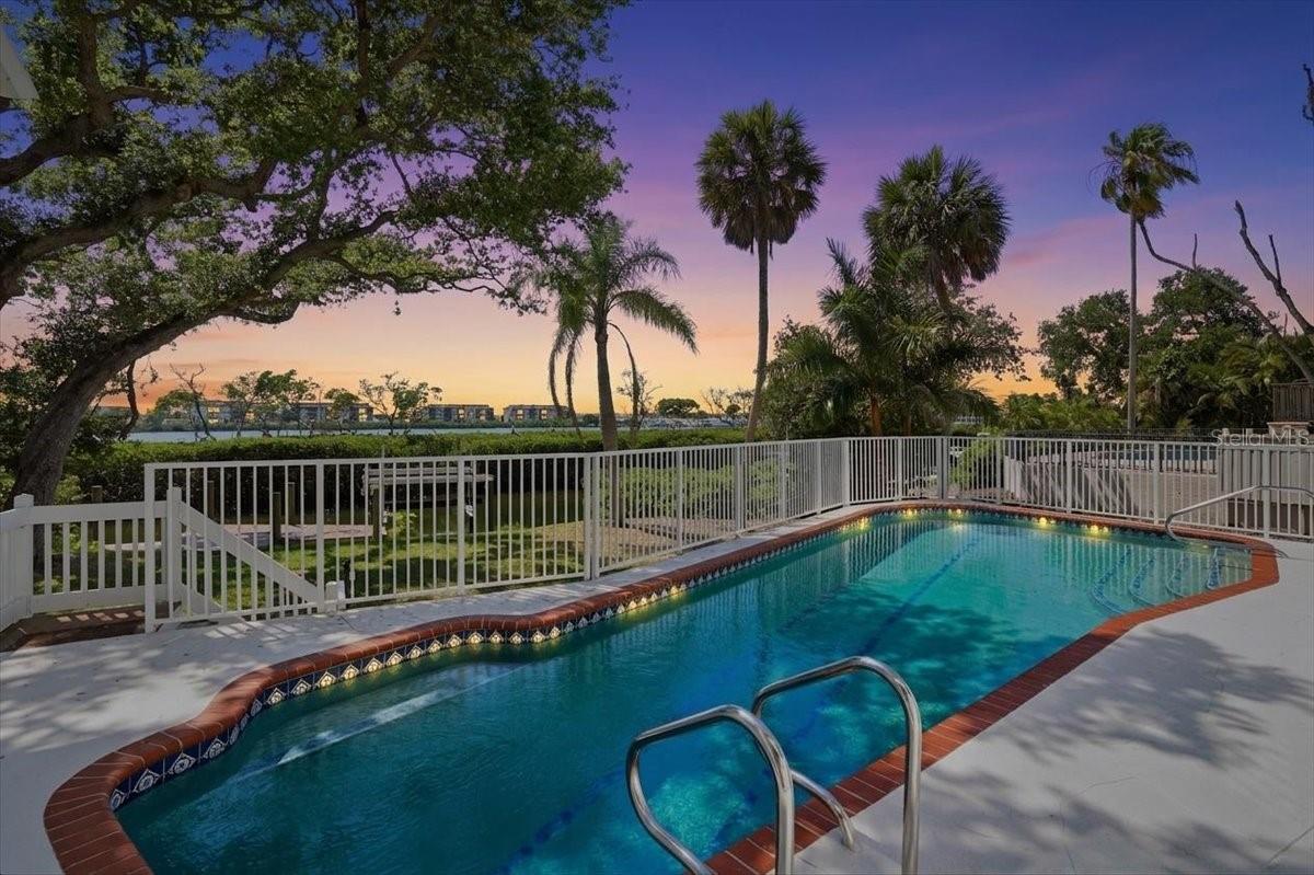 BAY ISLES - Residential