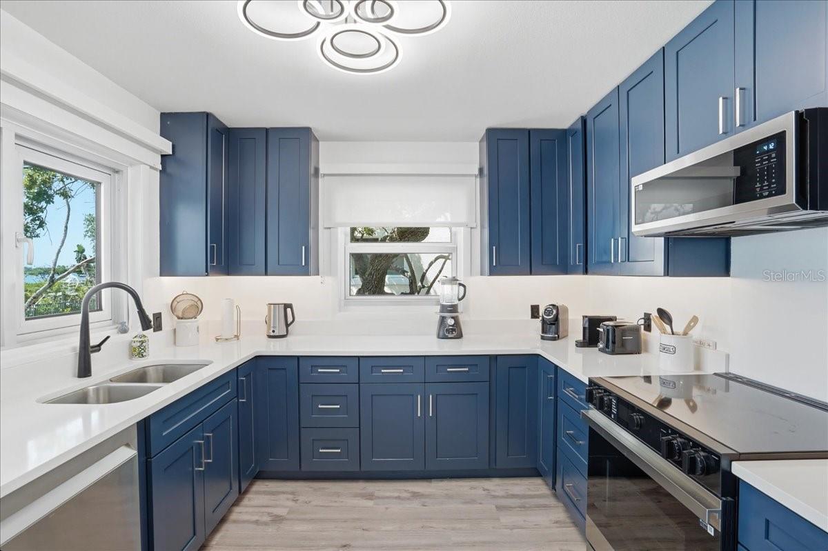 BAY ISLES - Residential
