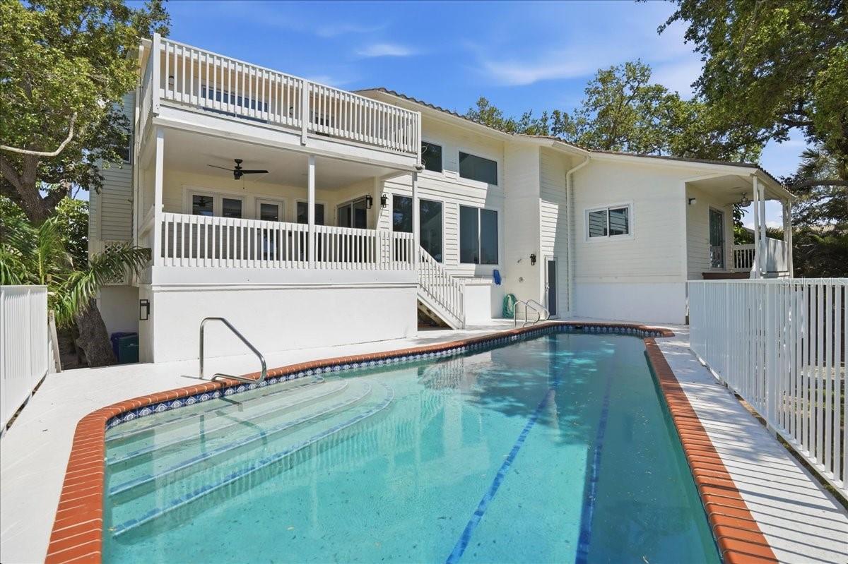BAY ISLES - Residential