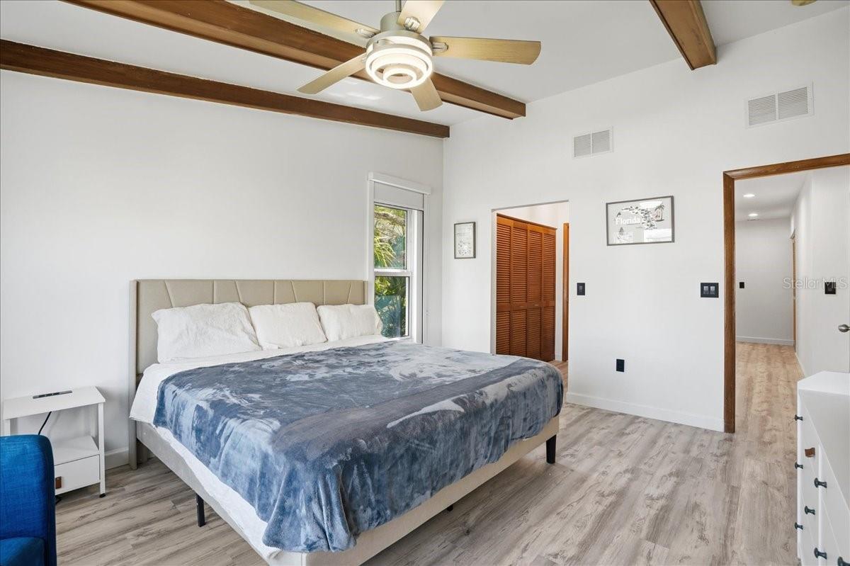 BAY ISLES - Residential
