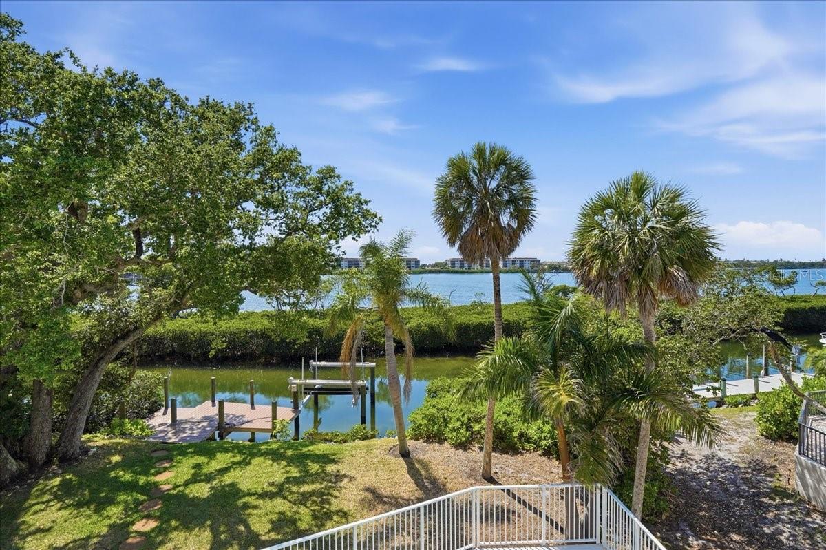 BAY ISLES - Residential