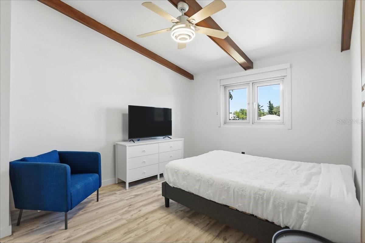 BAY ISLES - Residential