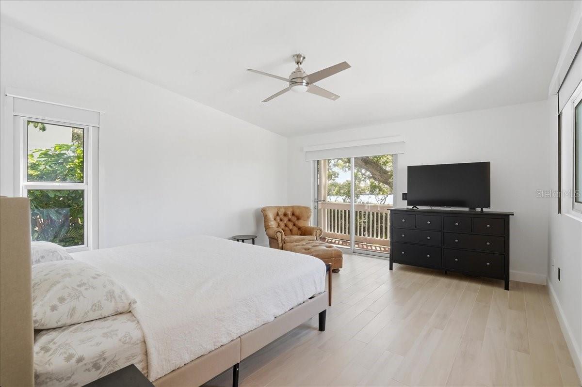 BAY ISLES - Residential