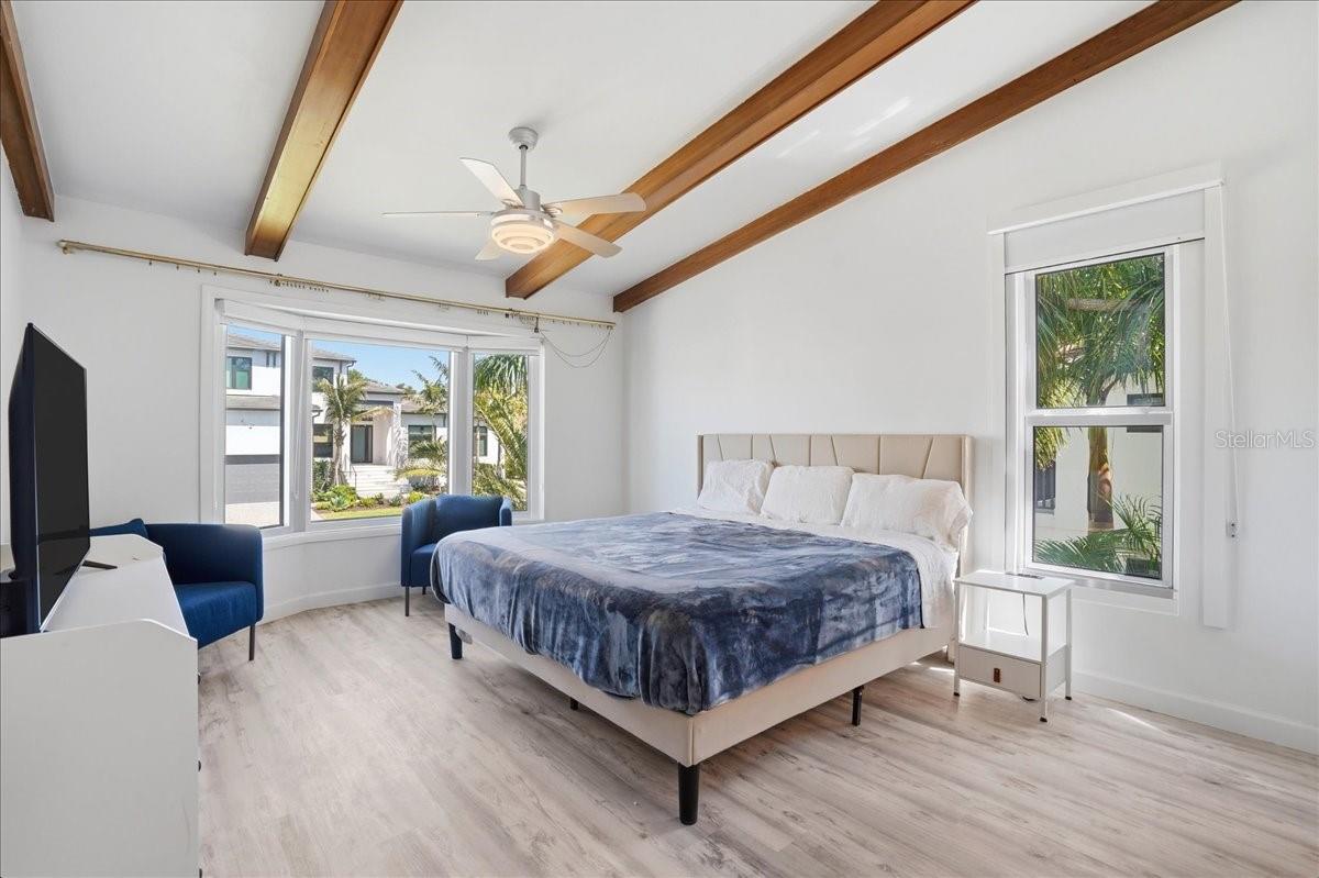 BAY ISLES - Residential