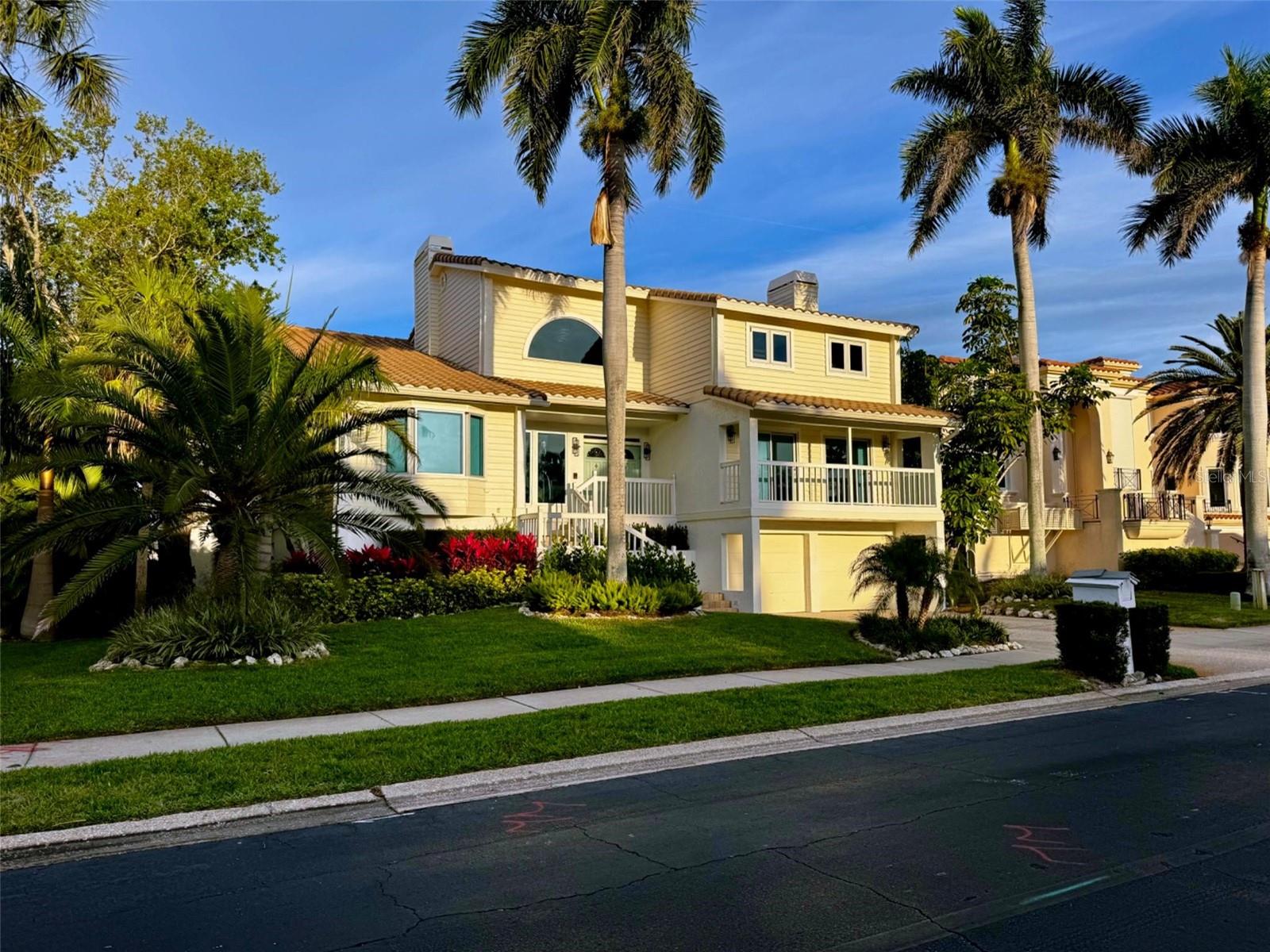 BAY ISLES - Residential