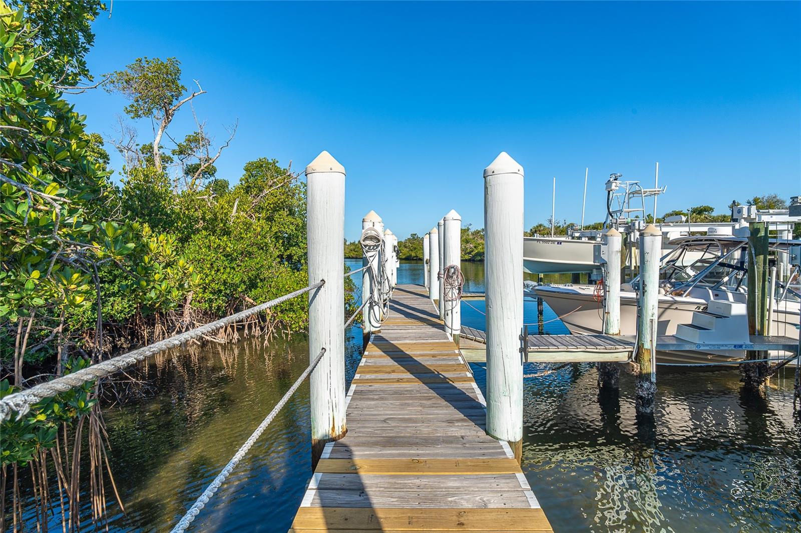 ISLAND HARBOR BEACH CLUB SEC 01 - Residential