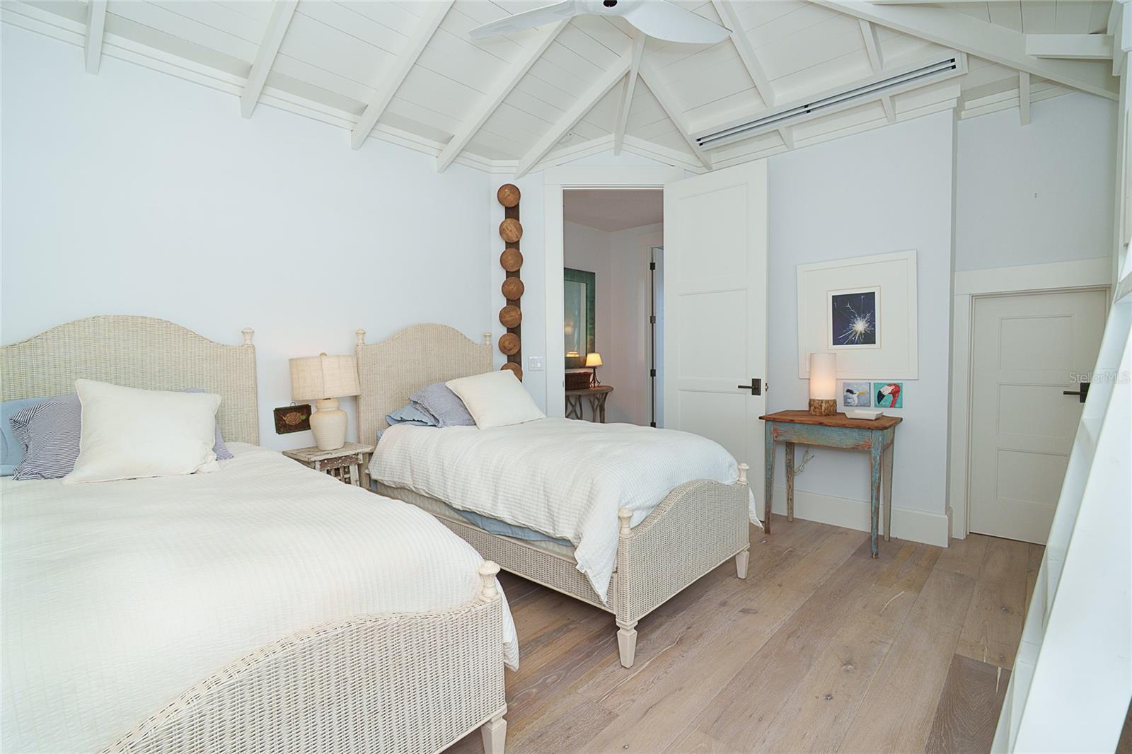 ISLAND HARBOR BEACH CLUB SEC 01 - Residential