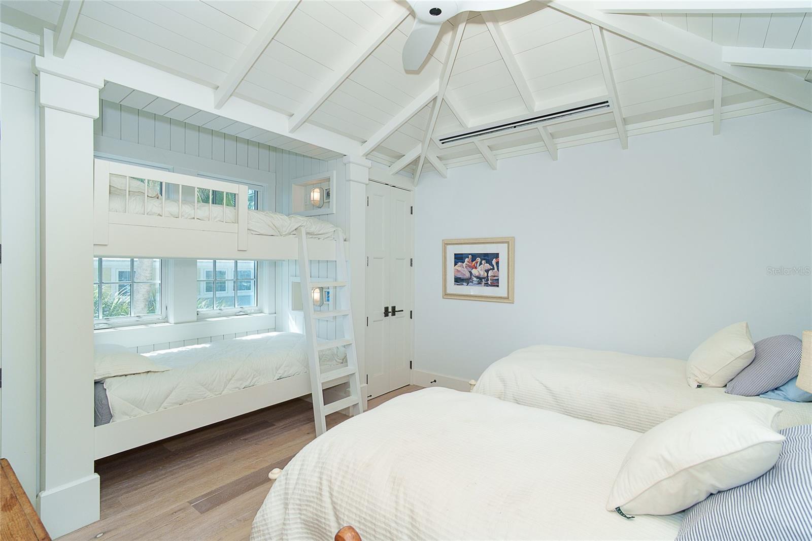 ISLAND HARBOR BEACH CLUB SEC 01 - Residential