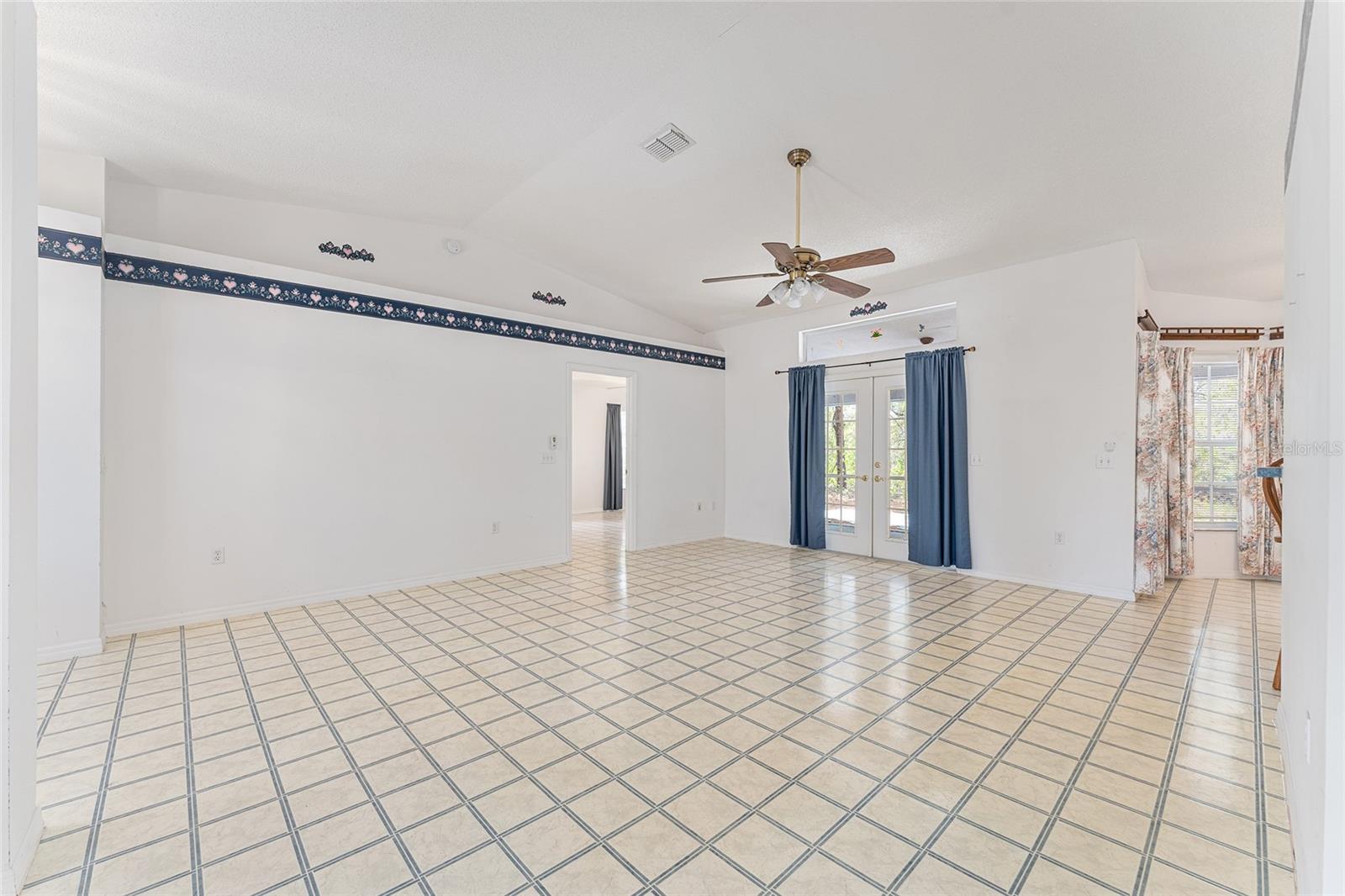 MINI FARMS UNIT 10 UNREC - Residential