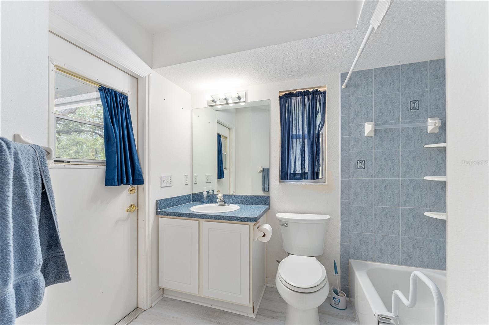 MINI FARMS UNIT 10 UNREC - Residential