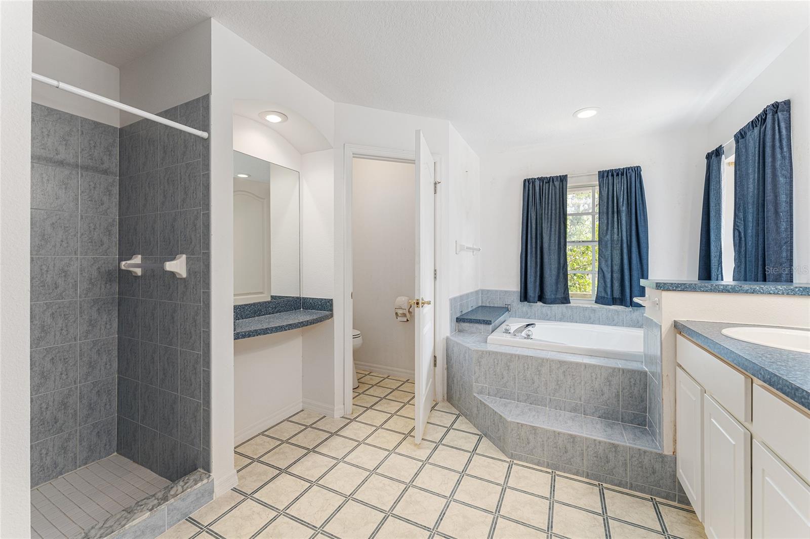 MINI FARMS UNIT 10 UNREC - Residential