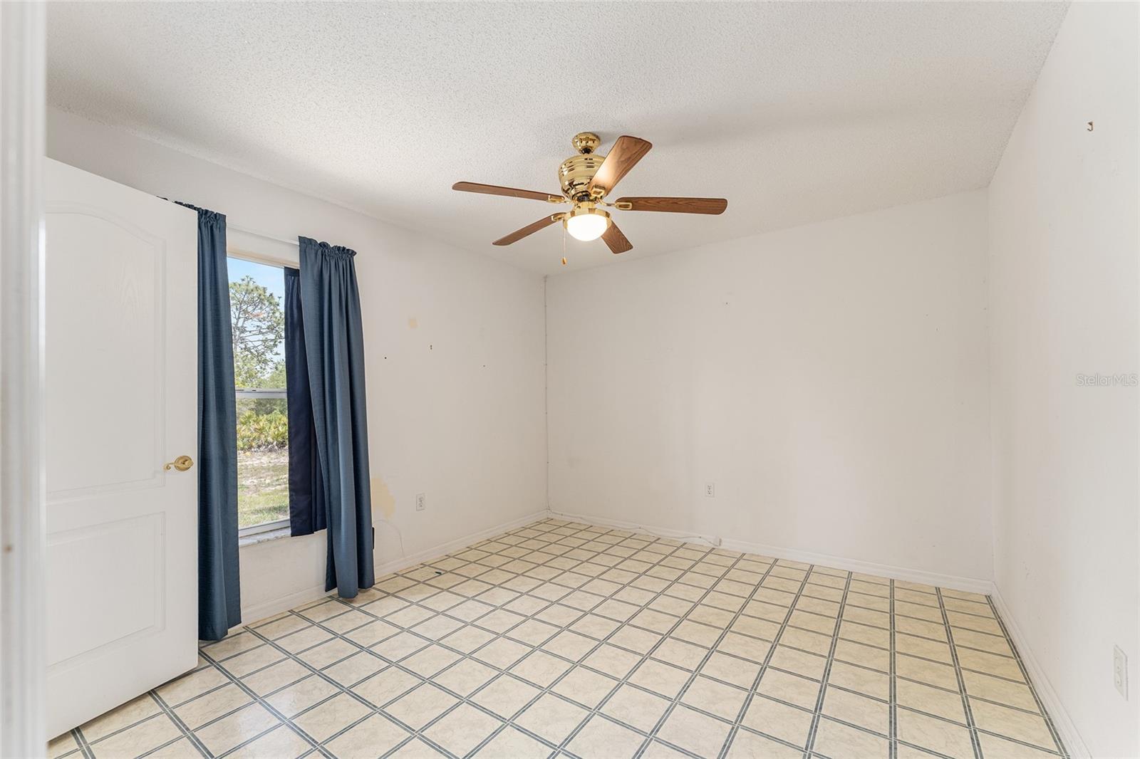 MINI FARMS UNIT 10 UNREC - Residential