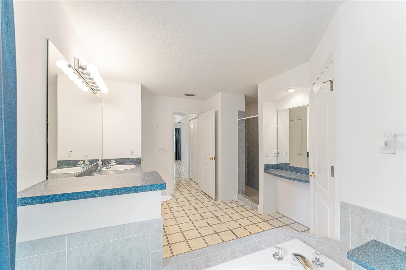 MINI FARMS UNIT 10 UNREC - Residential