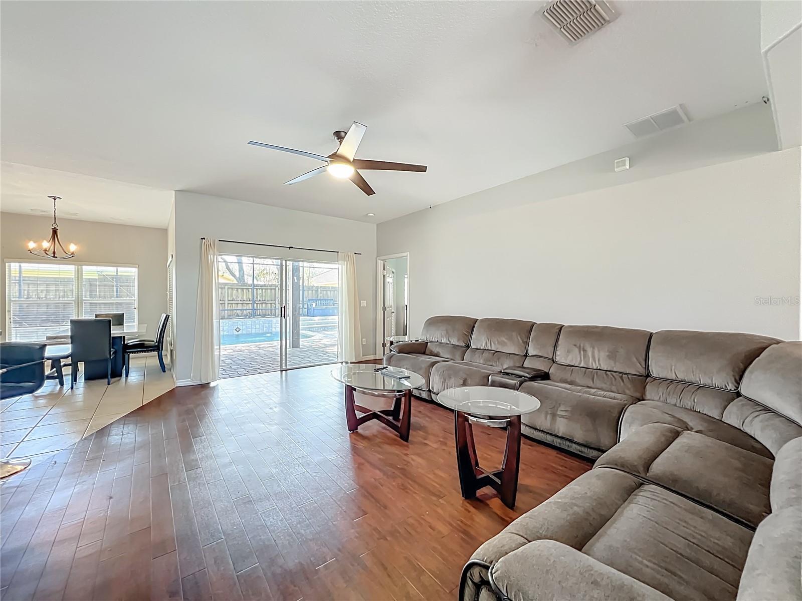 STONEYWOOD PH 11 - Residential