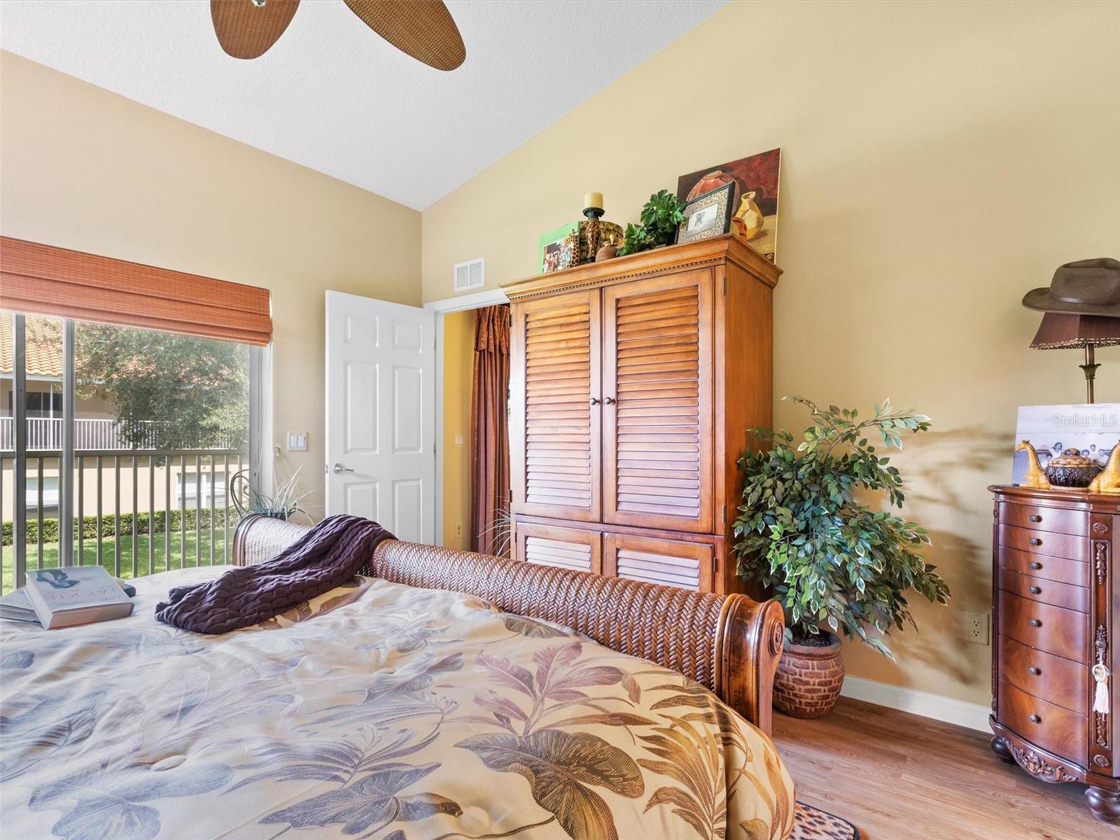 LAKESIDE LANDINGS - Residential